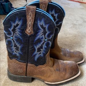 Boys Ariat cowboy boots size 2
